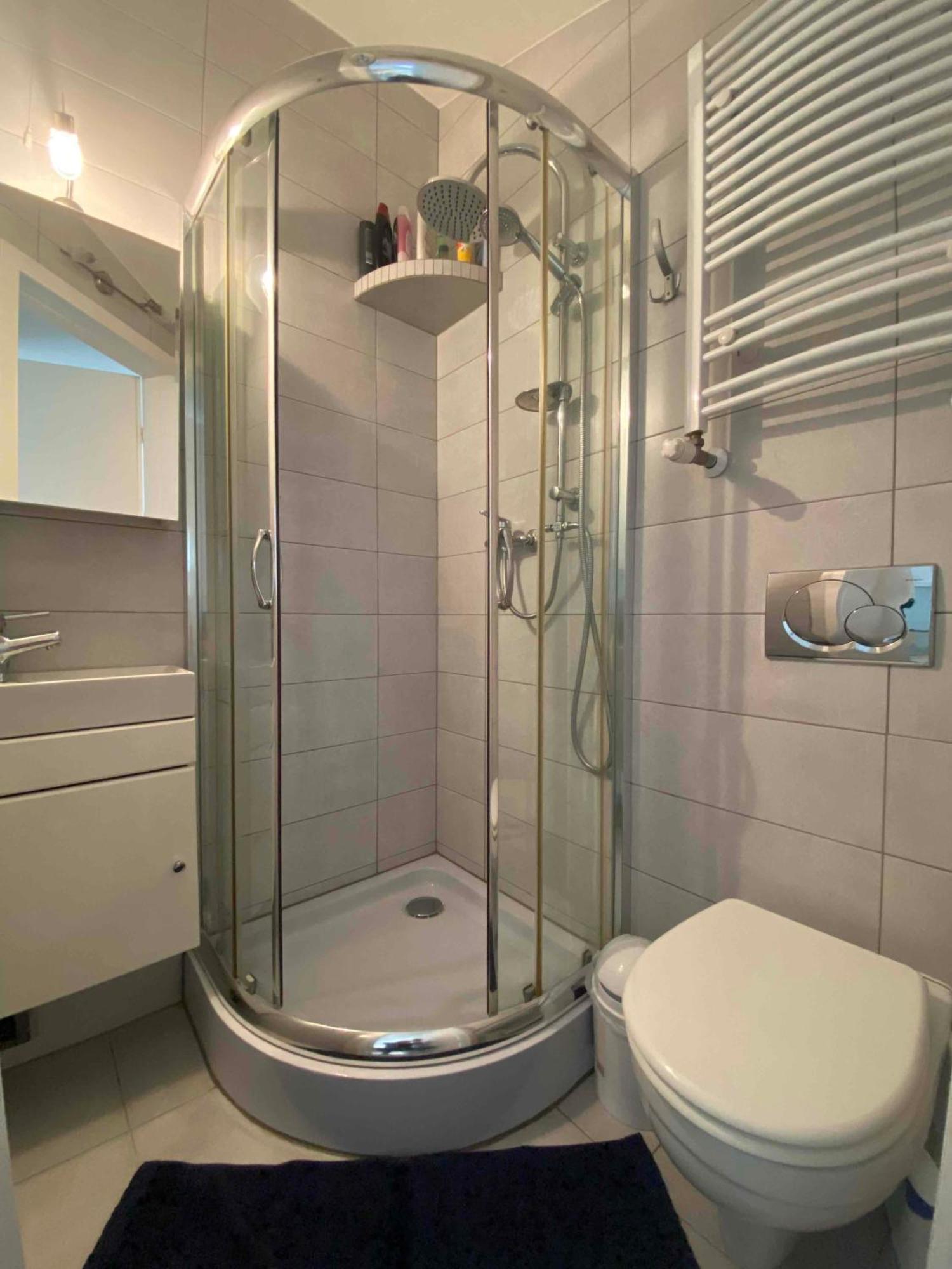 Apartment Kleine Weisse Doppelhaushälfte *